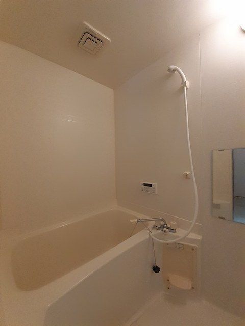 拡大写真:袋井市浅名 1階102の風呂