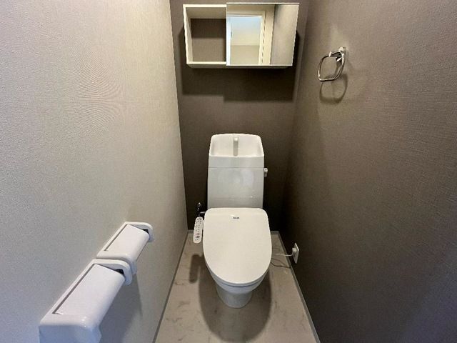 拡大写真:磐田市安久路2丁目 2階206のトイレ