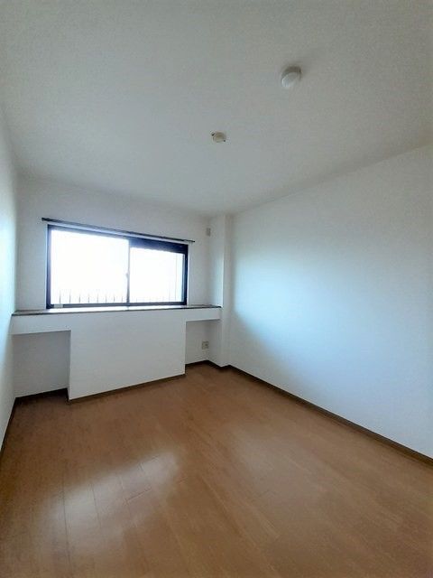 拡大写真:袋井市愛野東1丁目 2階205の洋室