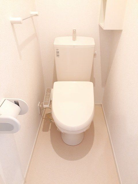 拡大写真：磐田市大原 1階101のトイレ