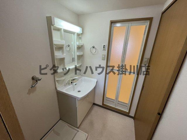 拡大写真:掛川市長谷2丁目 3階303の独立洗面台