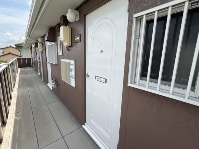 拡大写真:掛川市緑ケ丘1丁目 2階205の玄関