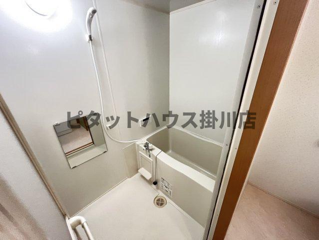 拡大写真:磐田市中泉 2階202の玄関