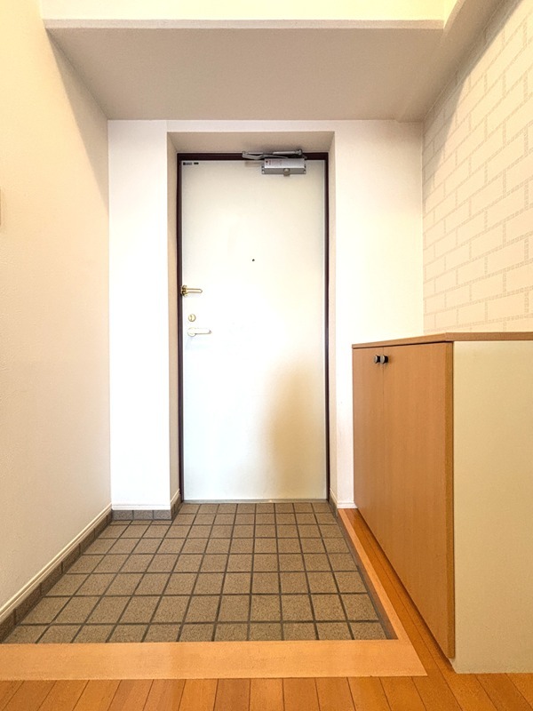 拡大写真:磐田市中泉 4階403の玄関