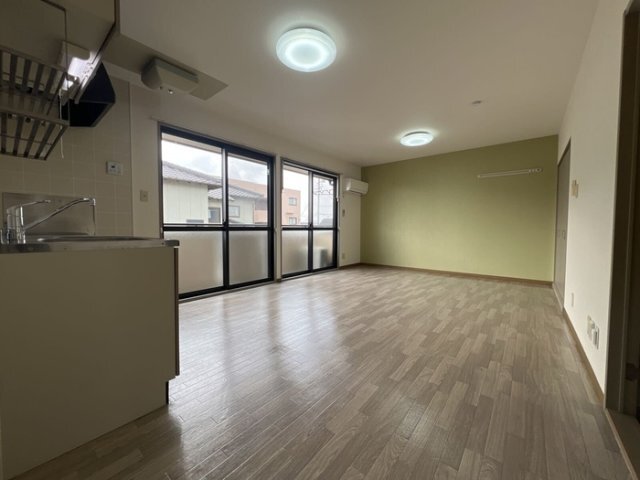 拡大写真:磐田市池田 2階202の居間