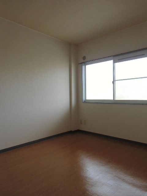 拡大写真:袋井市久能 2階202の洋室