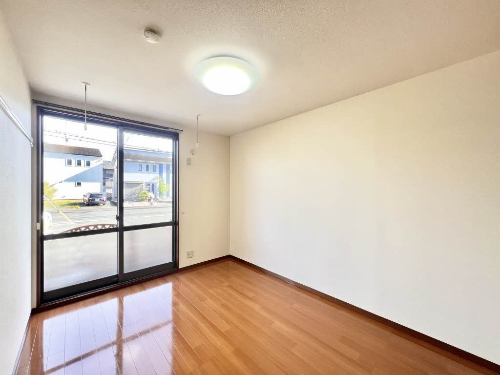 拡大写真:袋井市愛野南1丁目 1階102の洋室
