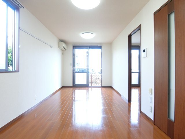 拡大写真:袋井市愛野南1丁目 1階102の収納