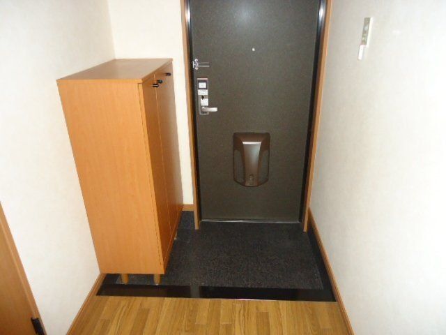 拡大写真:袋井市上山梨2丁目 1階102の玄関
