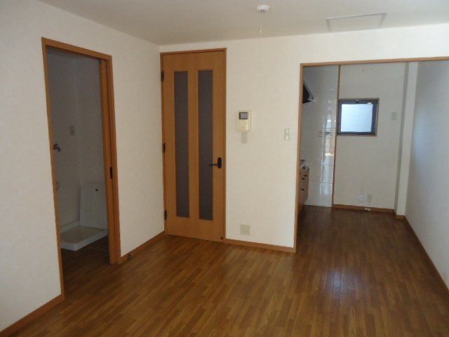 拡大写真:袋井市上山梨2丁目 1階102の居間