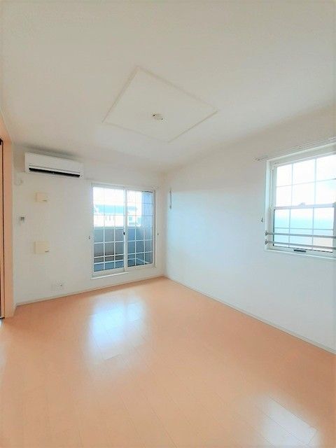 拡大写真:磐田市二之宮 2階201の居間