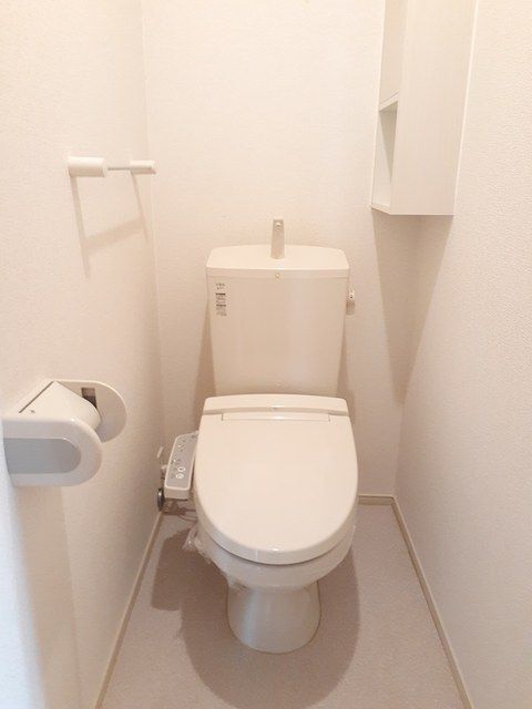 拡大写真:磐田市二之宮 2階201のトイレ