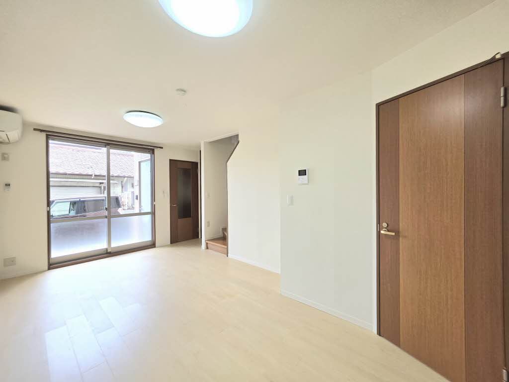 拡大写真:磐田市富士見町2丁目 2階102の居間