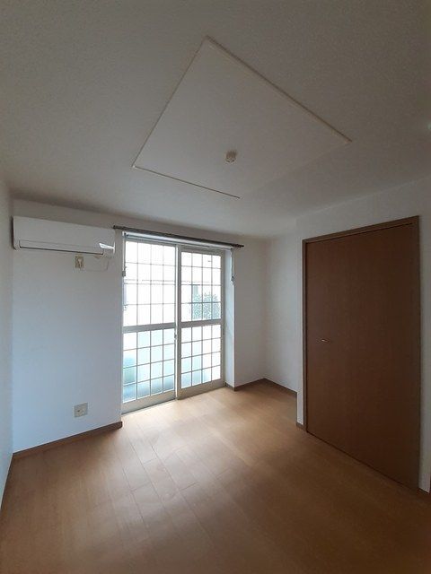 拡大写真:袋井市久能 1階102の居間