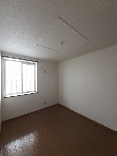 拡大写真:袋井市久能 1階102の洋室
