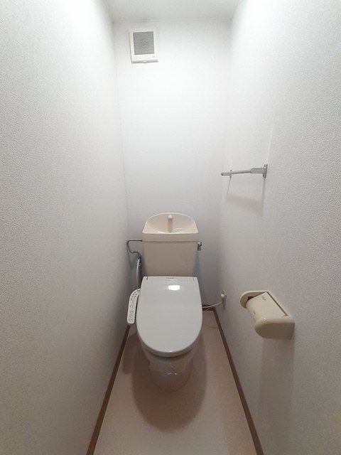 拡大写真:袋井市久能 1階102のトイレ