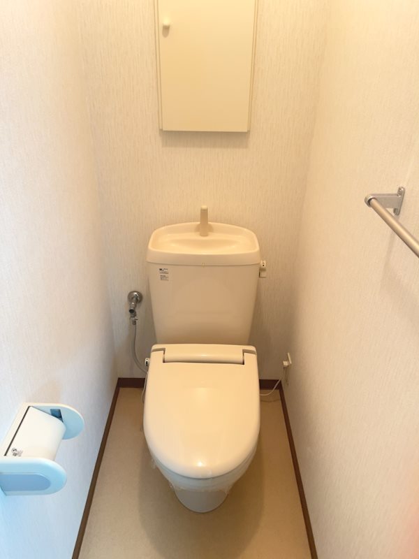拡大写真:袋井市愛野東1丁目 2階205のトイレ