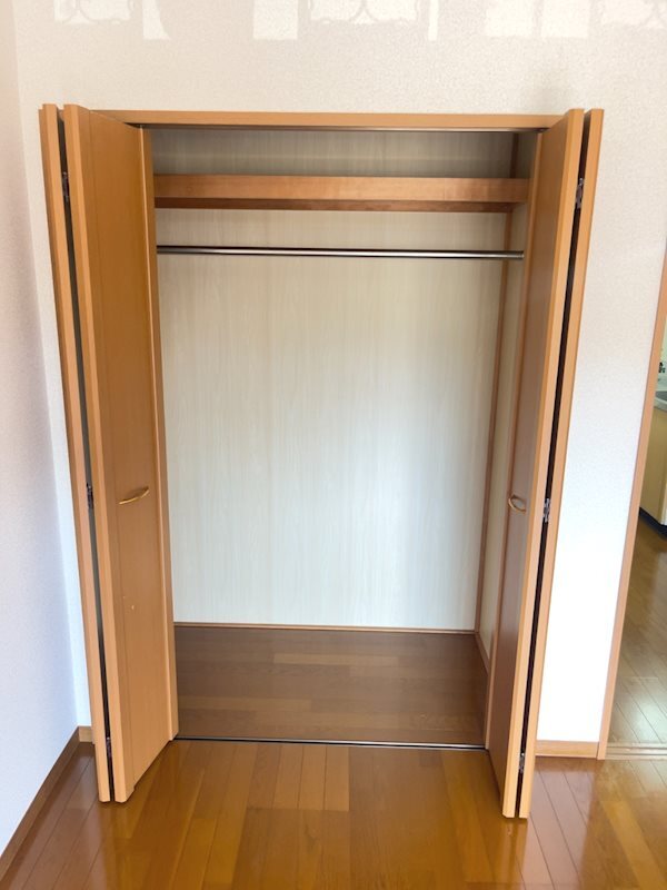 拡大写真:袋井市愛野東1丁目 2階205の収納