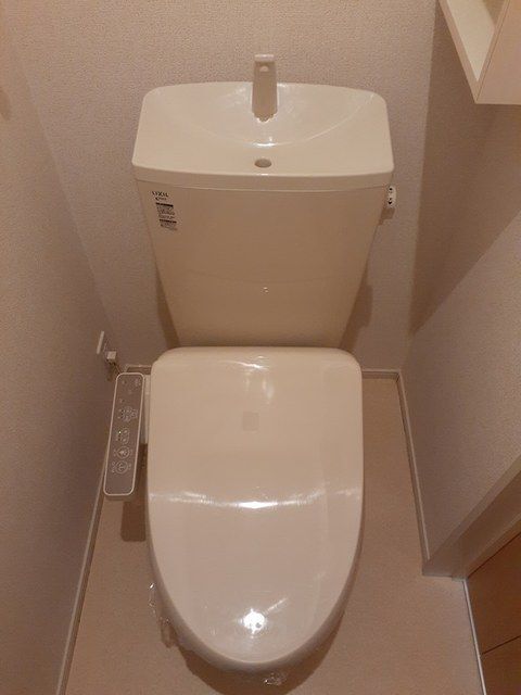 拡大写真:袋井市山科 1階101のトイレ