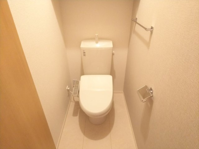 拡大写真:袋井市堀越 2階202のトイレ