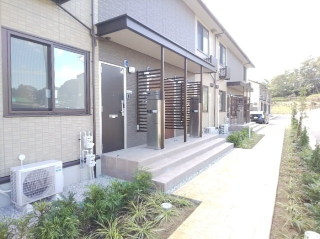 拡大写真:袋井市堀越 2階202のエントランス