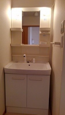 拡大写真：宇部市北琴芝１丁目 2階202の洗面所