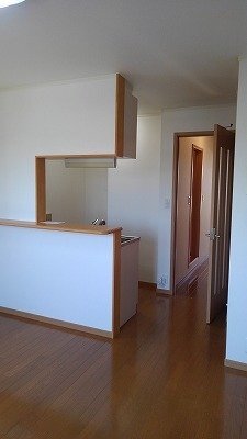 拡大写真：宇部市北琴芝１丁目 2階202の居間