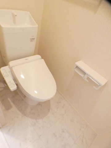 拡大写真:ヒルズライフ A棟 3階A302のトイレ