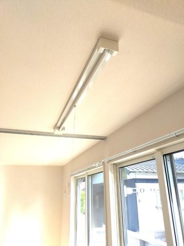 拡大写真:フェリックス小串 1階102の室内物干し