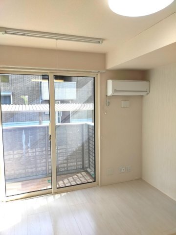 拡大写真:フェリックス小串 1階102の居間