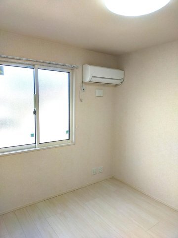拡大写真:フェリックス小串 1階102の居間