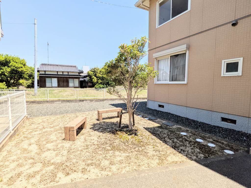 拡大写真:ブランシェ野原A棟 2階202の庭