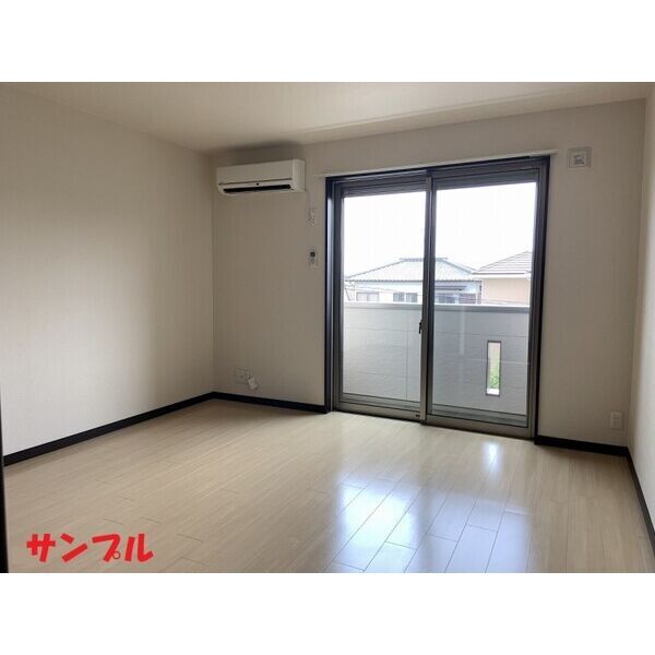 拡大写真:エスポワールAY 2階203の居間