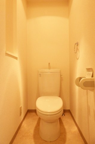拡大写真:けやき通り 4階402のトイレ
