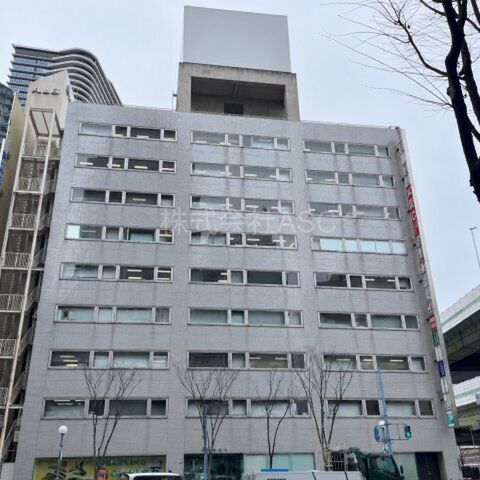 大阪小学館ビルの外観