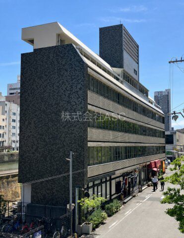 リバーサイドビルディングの外観