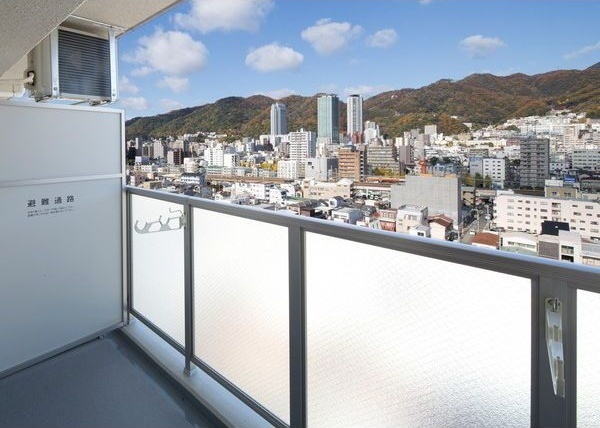 拡大写真:神戸市中央区日暮通3丁目 13階1302の収納