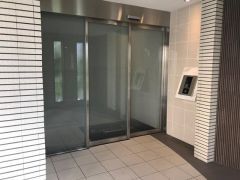 拡大写真:神戸市中央区吾妻通2丁目 1階102のエントランス