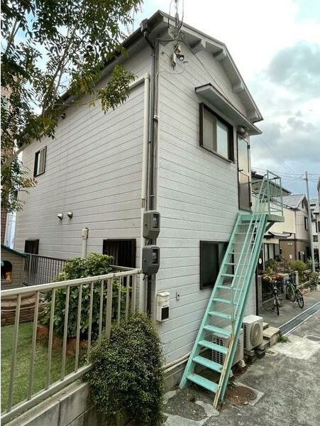 拡大写真：神戸市灘区鹿ノ下通３丁目 2階201の建物外観