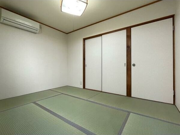 拡大写真：神戸市灘区鹿ノ下通３丁目 2階201の寝室