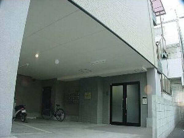 拡大写真:神戸市灘区岩屋北町1丁目 2階204の建物外観