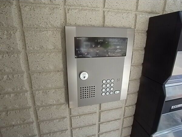 拡大写真:神戸市灘区千旦通2丁目 3階301のエントランス