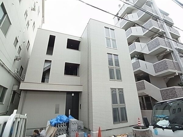 拡大写真:神戸市東灘区深江本町4丁目 3階302の建物外観