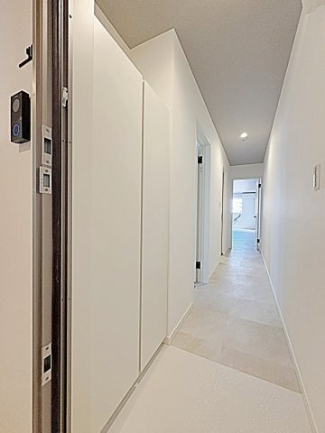 拡大写真:Celenest高岳 4階401の玄関