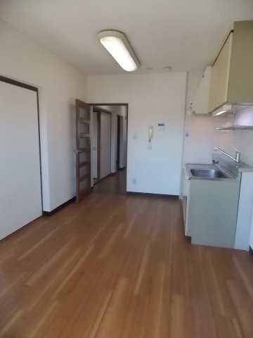拡大写真:エクセル田幡 4階401の居間