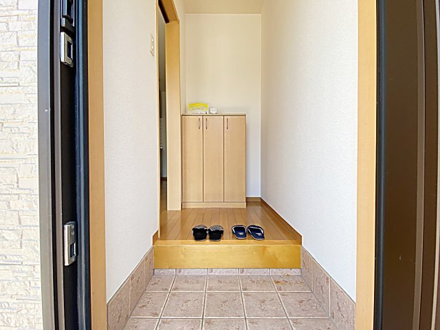 拡大写真:アプトエーデルワイス 2階Aの玄関