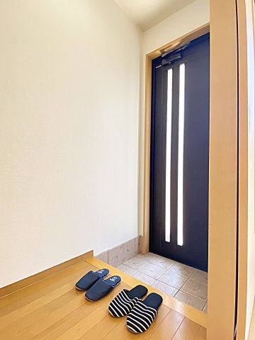 拡大写真:アプトエーデルワイス 2階Aの玄関