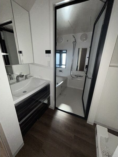 拡大写真:さくらHills ROKUBAN Platinum Residence 9階901の洗面所