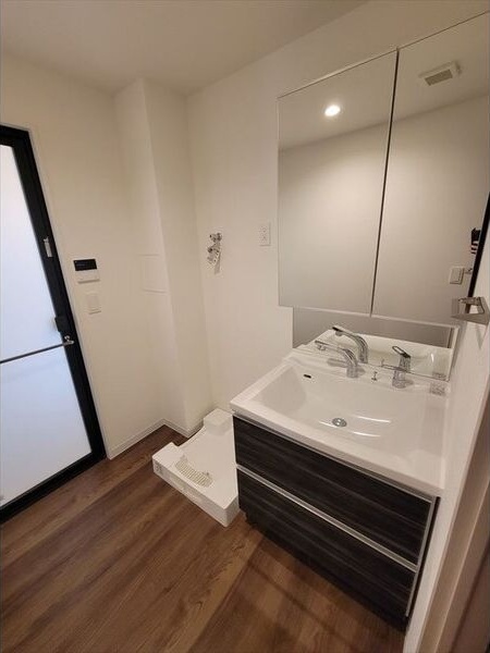 拡大写真：さくらHills　ROKUBAN　Platinum　Residence 9階903の洗面所