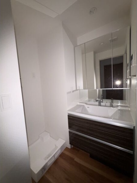 拡大写真:さくらHills ROKUBAN Platinum Residence 12階1204の洗面所